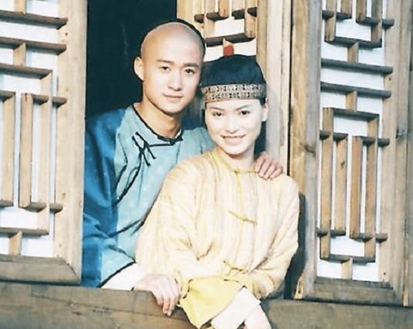 Mỹ nhân bỏ rơi bạn trai để săn đại gia, U60 sống trong cô độc-4