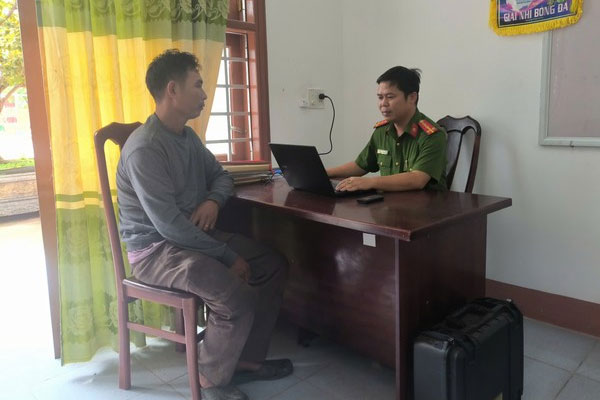 Vụ hai người tử vong khi trú mưa dưới gầm xe máy cày: Tạm giữ chủ xe-1