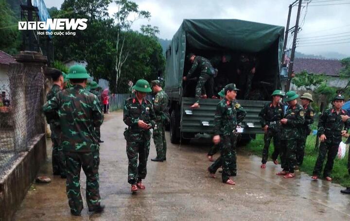 Đã liên lạc được với 2 phi công sau vụ máy bay quân sự rơi ở Bình Định-1