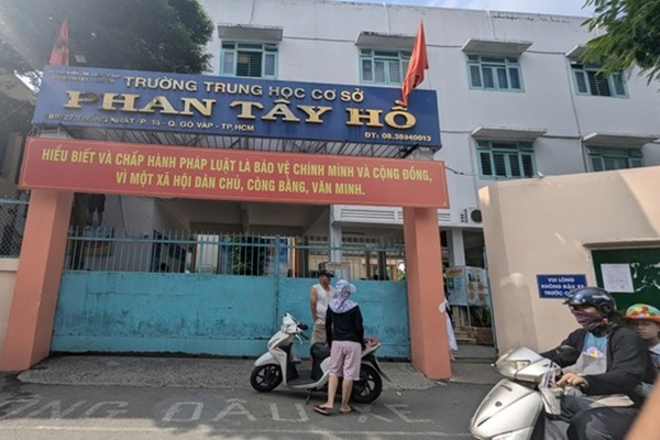 Thông tin mới vụ không tuyển được giáo viên, nhiều trường ở Thanh Hóa dừng một số môn học-2