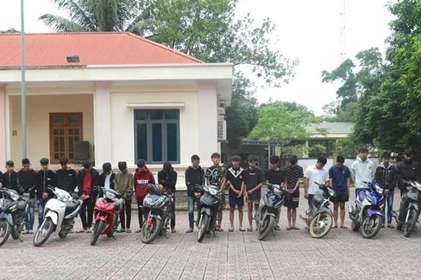 Khởi tố 5 bị can vụ vệ sĩ chặn đường, điều tiết cho đoàn xe đám cưới-3