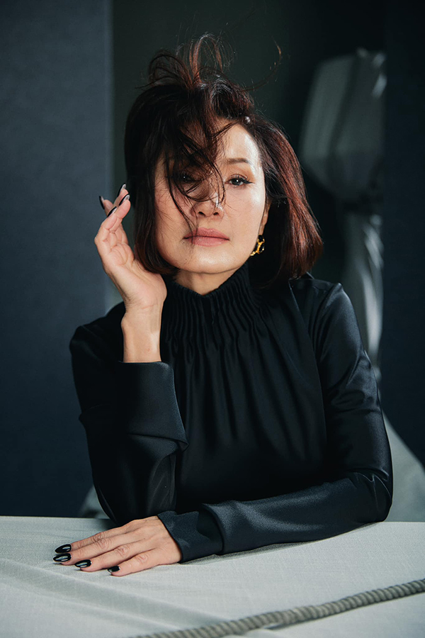 Nữ nghệ sĩ ly hôn ở tuổi trung niên, hiện tại ở vậy, sự nghiệp thăng hoa, nhan sắc trẻ đẹp-1