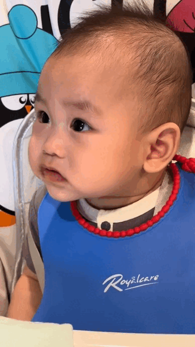 Biểu cảm đáng yêu của nhóc tỳ nhà Đoàn Văn Hậu - Doãn Hải My-1