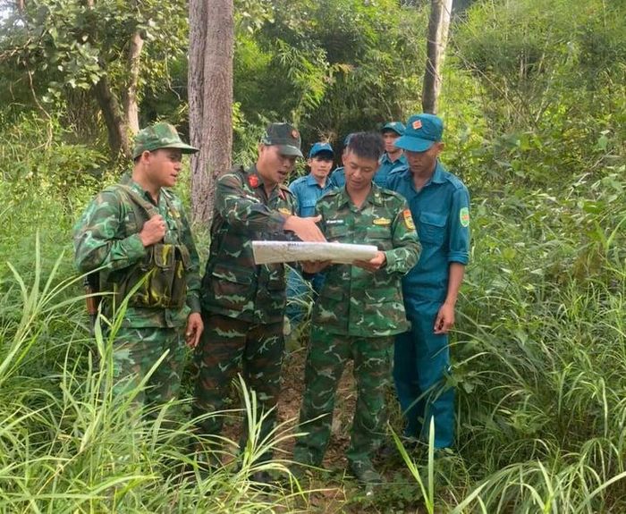 Hàng trăm người tham gia tìm kiếm máy bay YAK - 130 ở Đắk Lắk-4