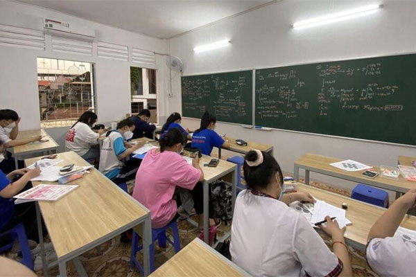 Giáo viên cũng chịu sức ép phải cho học sinh học thêm-1