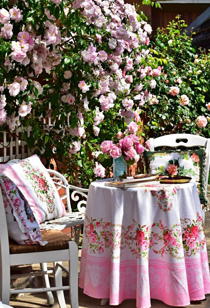 Người phụ nữ Việt phủ kín khu vườn ở Australia bằng cả trăm cây hoa hồng rực rỡ-8