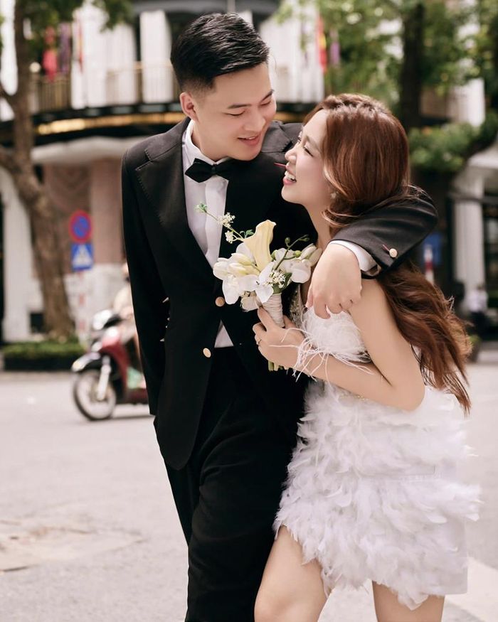 Cặp đôi cùng tên, cùng tuổi, cùng lớp... về cùng một nhà-5