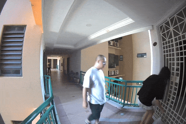 Biến thái đột nhập vào nhà, cô gái thoát khỏi cưỡng hiếp nhờ 1 hành động-2