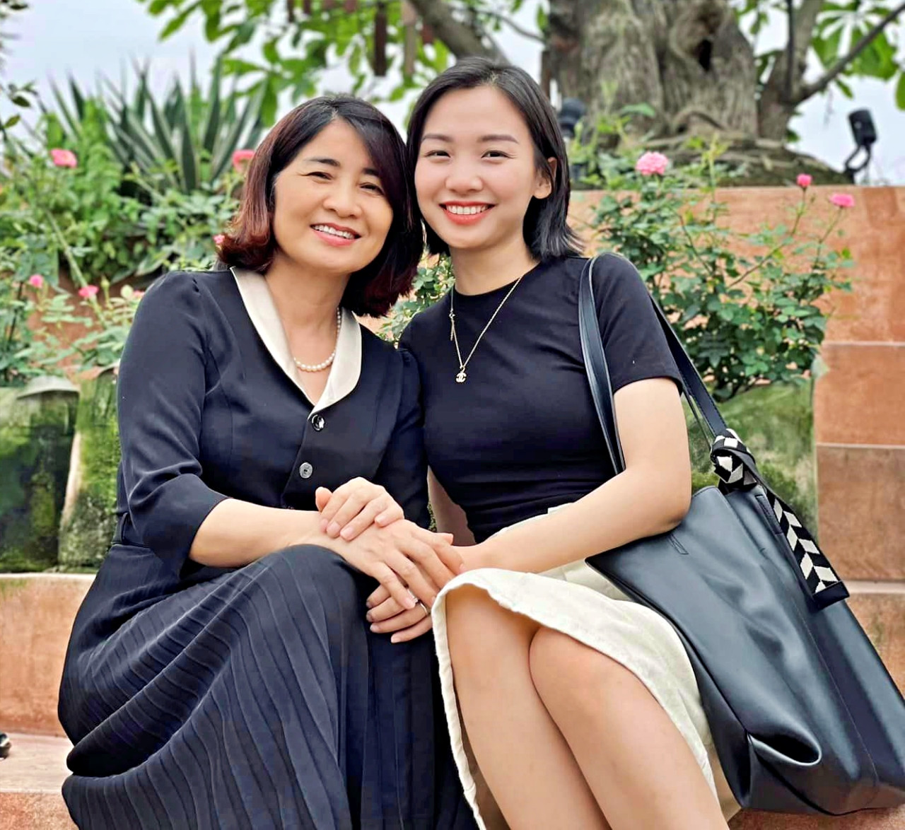Lấy con trai cô chủ nhiệm, 9X Thanh Hóa được yêu thương vô bờ-1