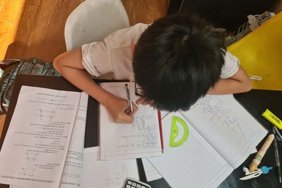 Thầy giáo Toán từng dạy thêm 5 ca/ngày nói lý do nhiều học sinh 'phải học thêm'