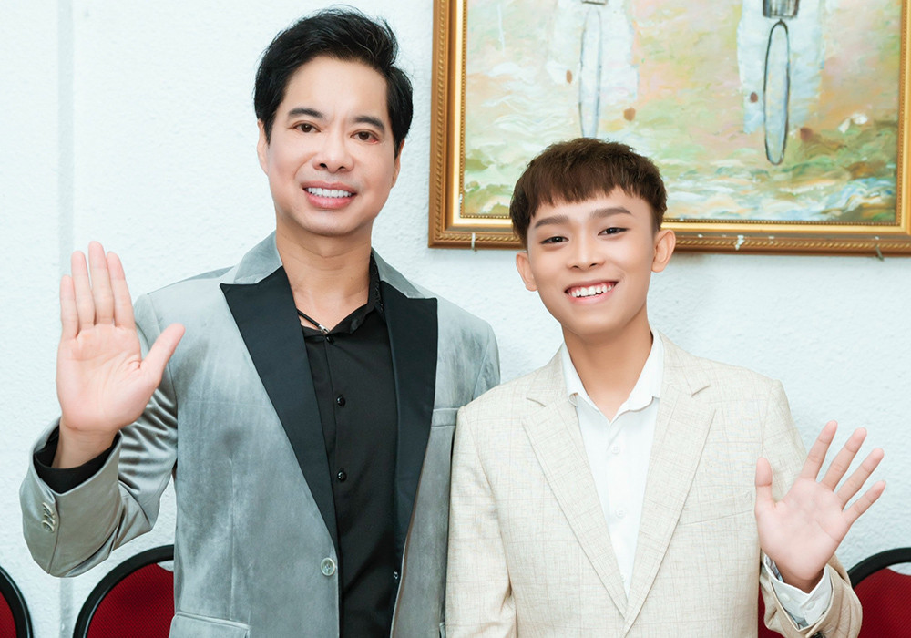 Hồ Văn Cường: Mắc chứng sợ đám đông, choáng vì được khán giả tặng tiền, vàng-4