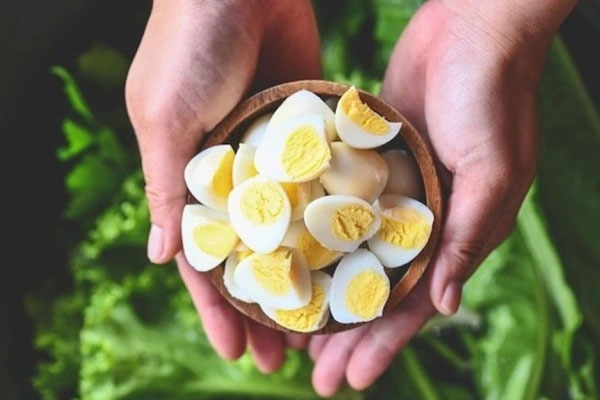 Loại trứng chưa đến 1.000 đồng, cực dễ mua ở chờ Việt lại bổ ngang nhân sâm-1
