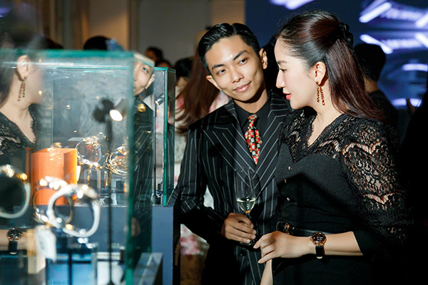 Khánh Thi khoe con út đáng yêu nhưng khán giả lại chú ý đến dòng bình luận của Phan Hiển-6