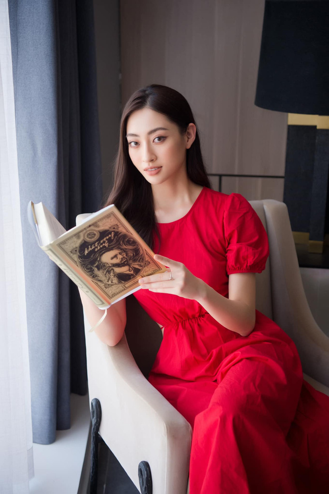 Hoa hậu Việt học tiến sĩ ở tuổi 24 sở hữu cơ ngơi thế nào?-6