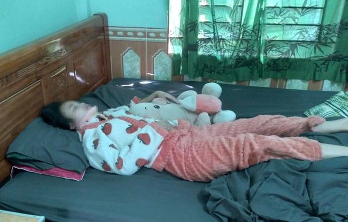 Nữ sinh lớp 11 bị đánh hội đồng gãy đốt sống cổ vẫn chưa thể tới trường-1