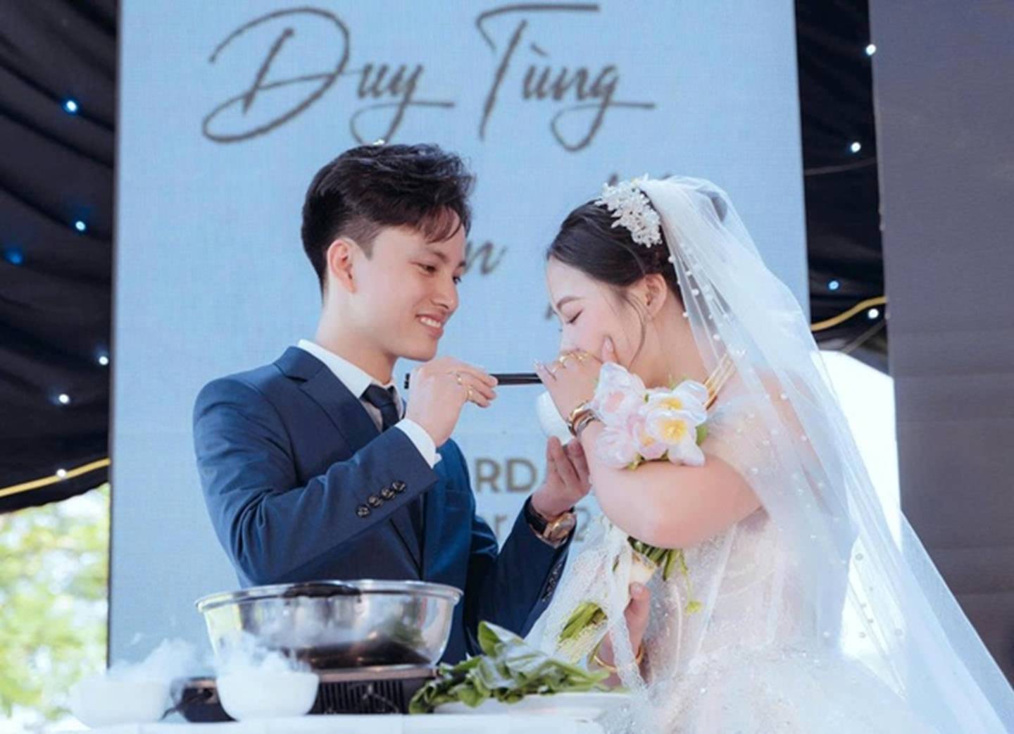Giới trẻ đưa nhiều nghi thức mới lạ vào ngày cưới, nhanh chóng lên viral với hàng triệu lượt xem-1