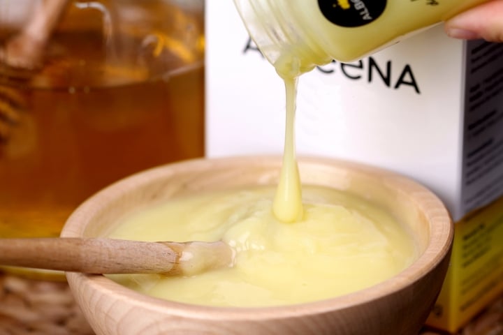Mẹo phân biệt sữa ong chúa chuẩn, sạch-2