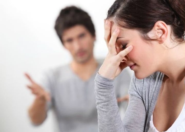 Chồng tôi luôn tranh trả tiền khi nhậu với bạn nhưng tiếc với vợ từng đồng-1