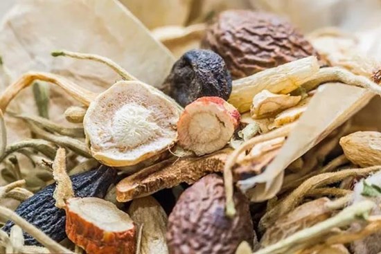Giả danh lương y, quảng cáo 'nổ' trên mạng xã hội