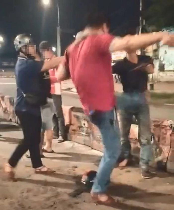 Công an làm rõ vụ người đàn ông bị còng tay, đánh đập ở ngã tư An Sương-2