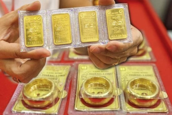 SJC bán vàng 'thả phanh' trong ngày độc thân, khách mua bao nhiêu cũng có