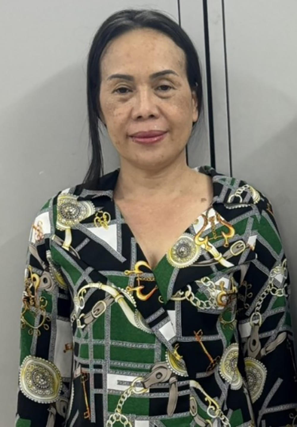 Bắt 2 người phụ nữ trong vụ chuyển hơn 700 viên kim cương vào Việt Nam-1