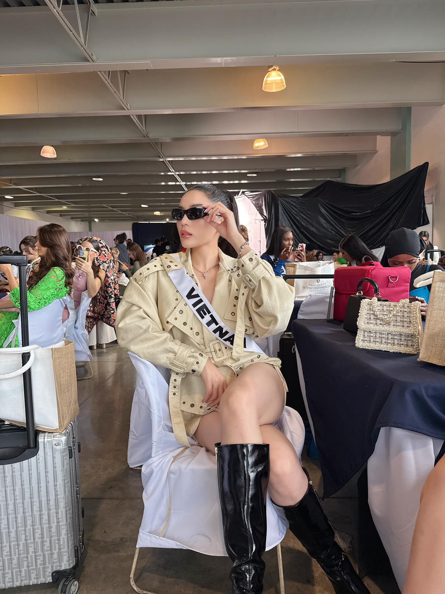 Soi loạt váy áo từ bánh bèo đến hở bạo của Kỳ Duyên-5