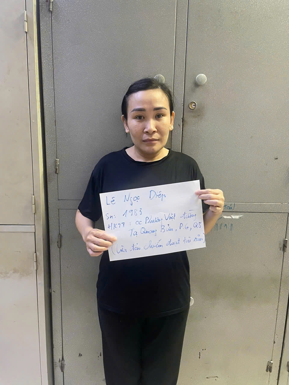 Bắt nhóm giả nhân viên ngân hàng lừa đảo mời chào vay vốn-1