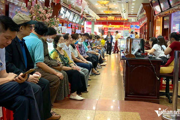 Giá vàng hôm nay 13/11: Giảm mạnh, mất mốc 2.600 USD/ounce-2