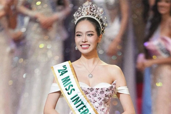 Bố mẹ Hoa hậu Thanh Thủy bật khóc khi con đăng quang-4