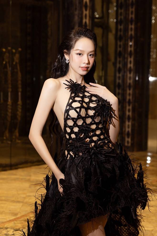 Hoa hậu Thanh Thuỷ: Lột xác sau phẫu thuật thẩm mỹ, ngày càng gợi cảm-7