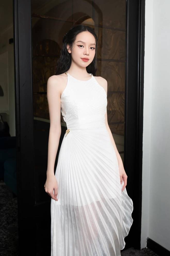 Hoa hậu Thanh Thuỷ: Lột xác sau phẫu thuật thẩm mỹ, ngày càng gợi cảm-11