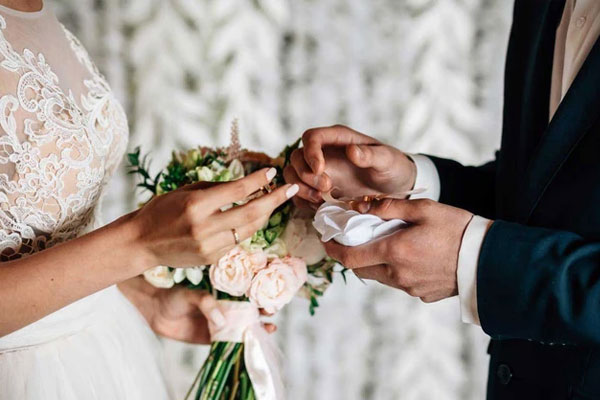 Người phụ nữ công khai bí mật của mình trong ngày cưới, không ngờ phản ứng của chồng khiến cô chết sững-5