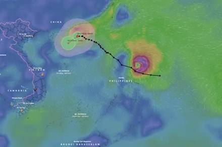 Bão số 8 suy yếu, gần Biển Đông thêm bão rất mạnh
