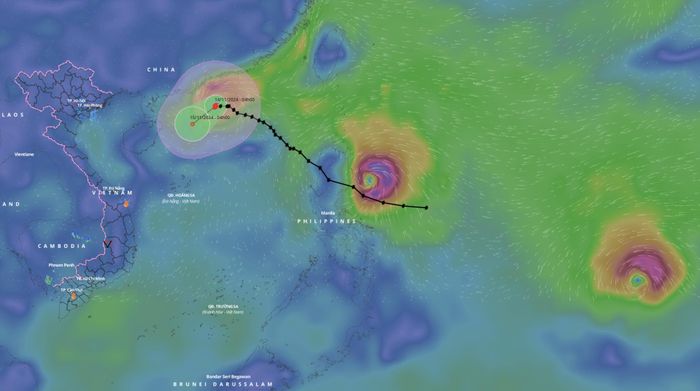 Bão số 8 suy yếu, gần Biển Đông thêm bão rất mạnh-1
