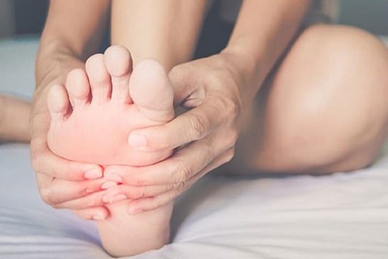 Chân có 5 dấu hiệu này vào ban đêm, coi chừng mắc bệnh được ví như