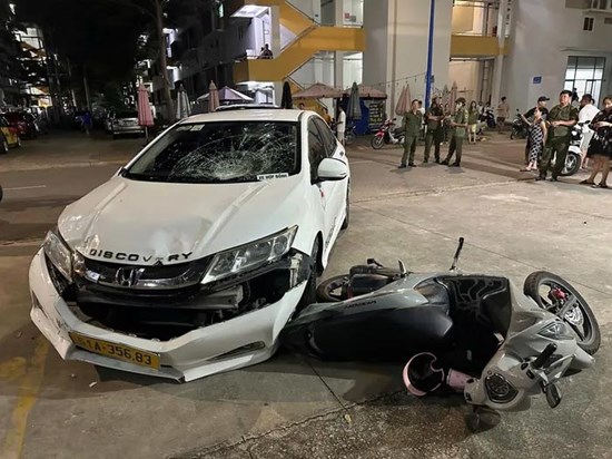 Ô tô 'điên' tông hàng loạt xe trên đường ở Bình Dương, một người tử vong