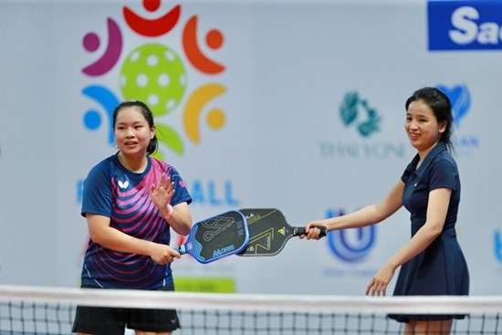 Thi nhau đổ tiền vào pickleball