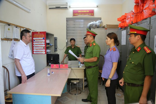 Bắt ‘trùm’ đất đá thải mỏ ở Quảng Ninh-1