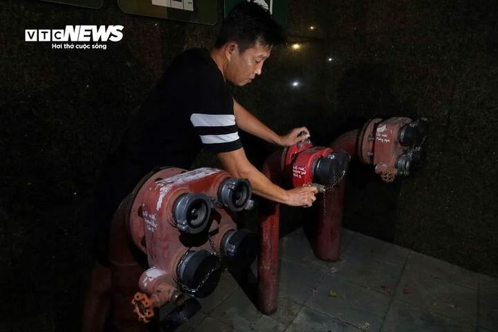 Một ngày kinh hãi bị cắt nước đột ngột của cư dân chung cư hạng sang giữa Thủ đô-4