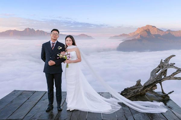 Bức ảnh con rể giống bố vợ khiến dân mạng xôn xao, người trong cuộc bối rối-6