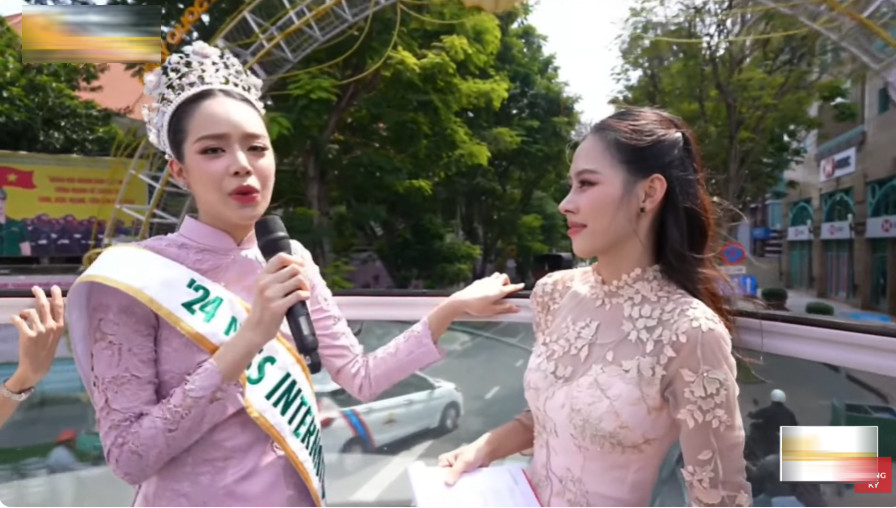 Miss International 2024 Thanh Thủy xúc động diễu hành trên xe bus 2 tầng ở TPHCM-2