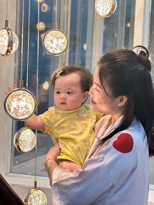 Tầng 6 đẹp lung linh, sáng long lanh nhà MC Hoàng Linh gây thích thú-4