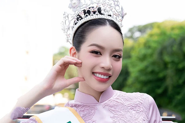 Miss International 2024 Thanh Thủy giải thích về hành động cúi đầu ở Chung kết-6