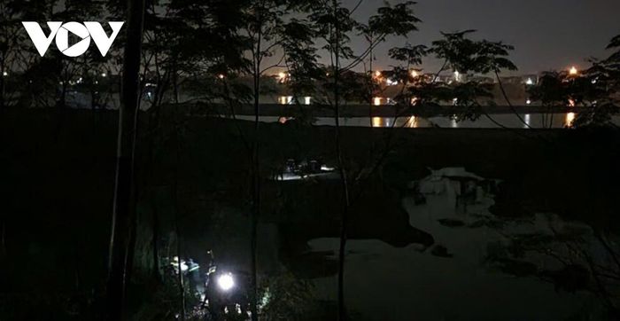 Tìm thấy 1 thi thể nghi trong nhóm 5 học sinh Phú Thọ mất tích trên sông Hồng-3