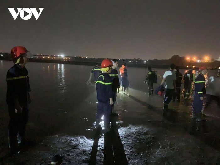 Tìm thấy 1 thi thể nghi trong nhóm 5 học sinh Phú Thọ mất tích trên sông Hồng-1