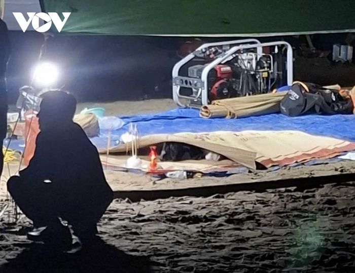 Tìm thấy 1 thi thể nghi trong nhóm 5 học sinh Phú Thọ mất tích trên sông Hồng-2