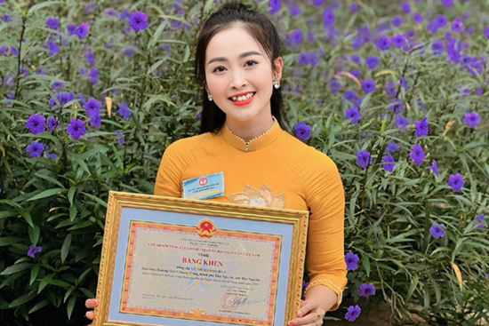 Nhan sắc gây sốt của cô giáo Thái Nguyên vừa được vinh danh giáo viên trẻ tiêu biểu