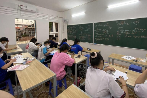 Ép buộc hay tự nguyện học thêm: Ranh giới mong manh, khó kiểm soát-2