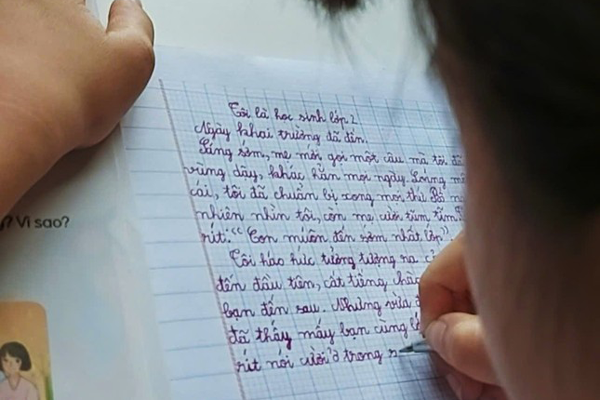 Cô chê chữ ‘xấu như gà bới’, phụ huynh chạy đua tìm lớp luyện viết cho con-3